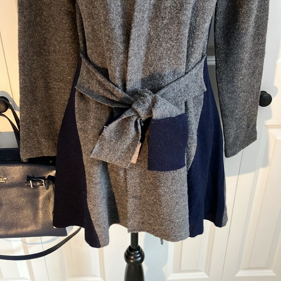 Anthropologie Small  Rosie Neira gray & navy wool sweater w/tie to front/back - Picture 10 of 16